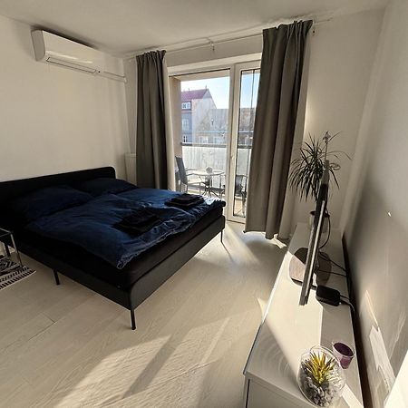 New Studio, Central Location! Братислава Экстерьер фото
